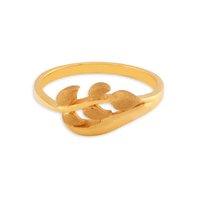 Arresting 22 Karat Yellow Gold Leaf Pattern Ring