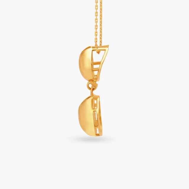 Luscious Pendant With Earrings Set