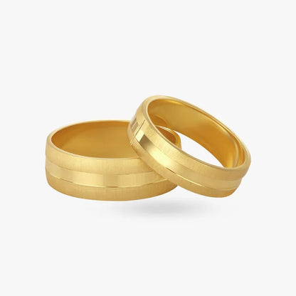 Sculpted Men's Gold Finger Ring